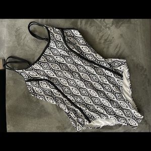 Catalina one-piece swimsuit women’s sz L like new
